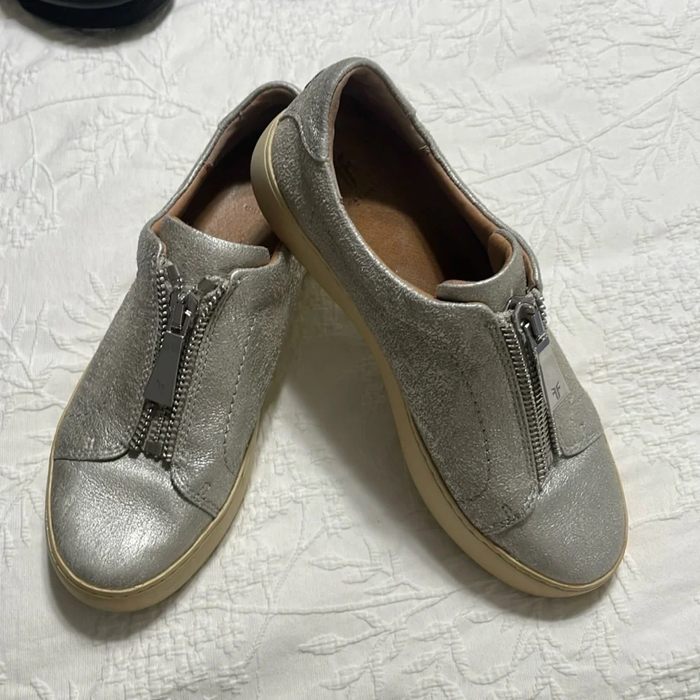 Frye excellent used